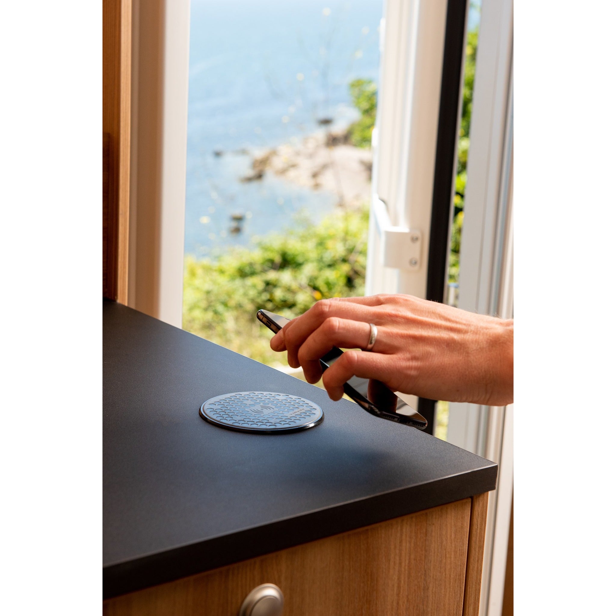 ROKK wireless Surface Waterproof Wireless Charger 12V 24V